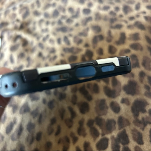 Brand New! iPhone 13 Pro Max Black & White Checkered Cases + Screen Protector 🖤🤍 - Picture 8 of 10